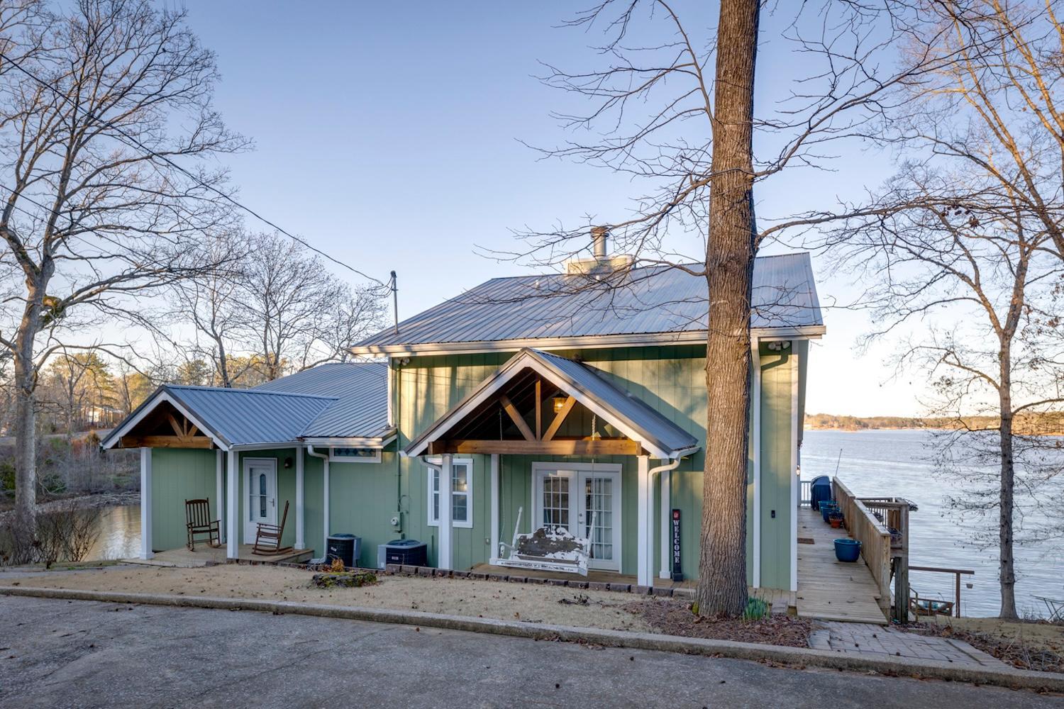 Grand Lake Escape: Serenity Meets Space