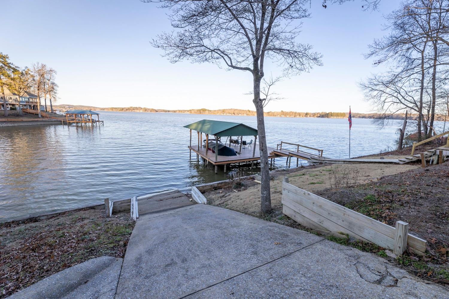 Grand Lake Escape: Serenity Meets Space