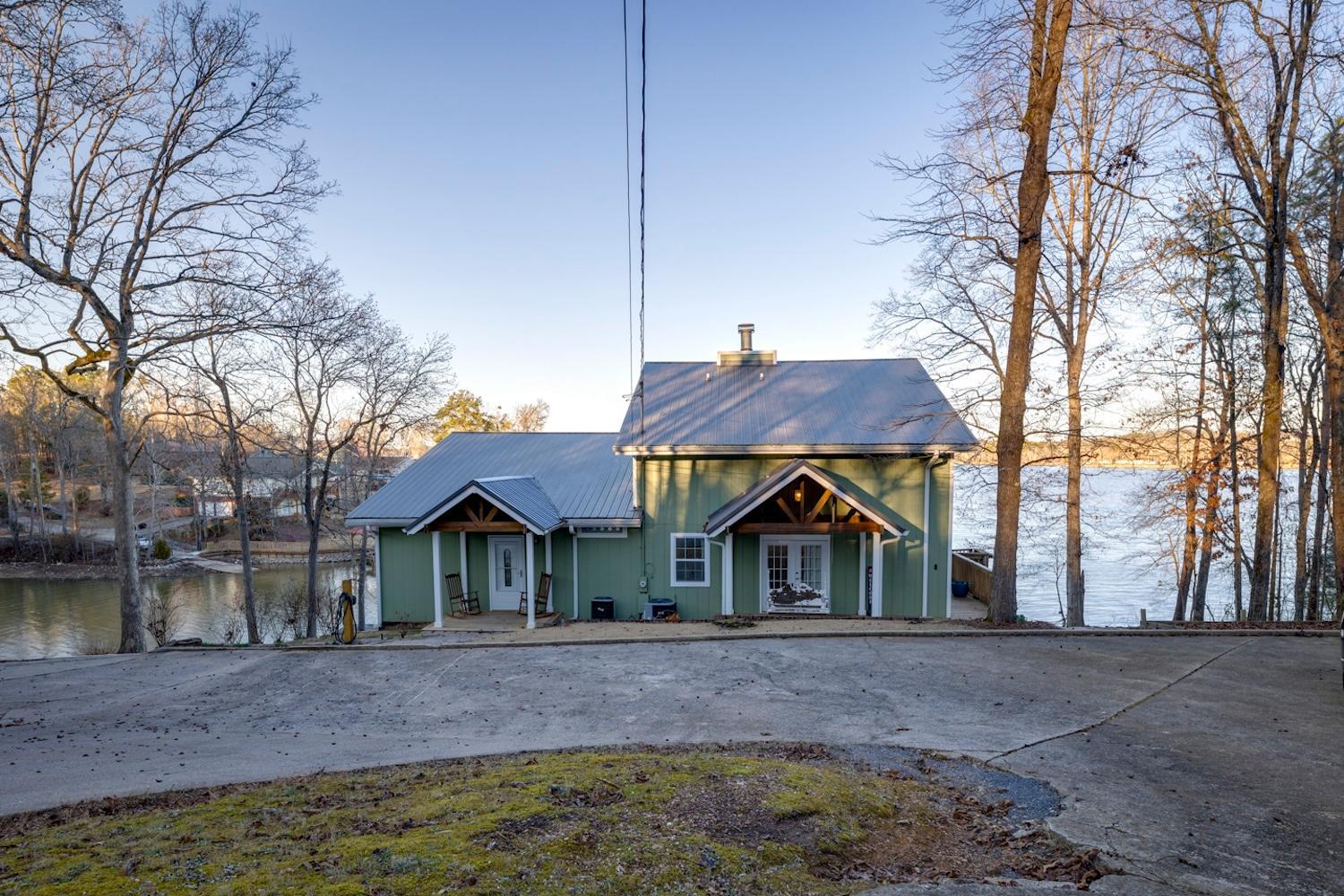 Grand Lake Escape: Serenity Meets Space
