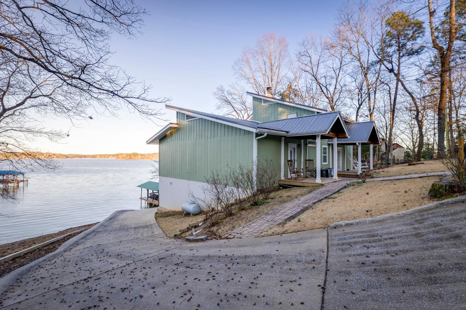 Grand Lake Escape: Serenity Meets Space