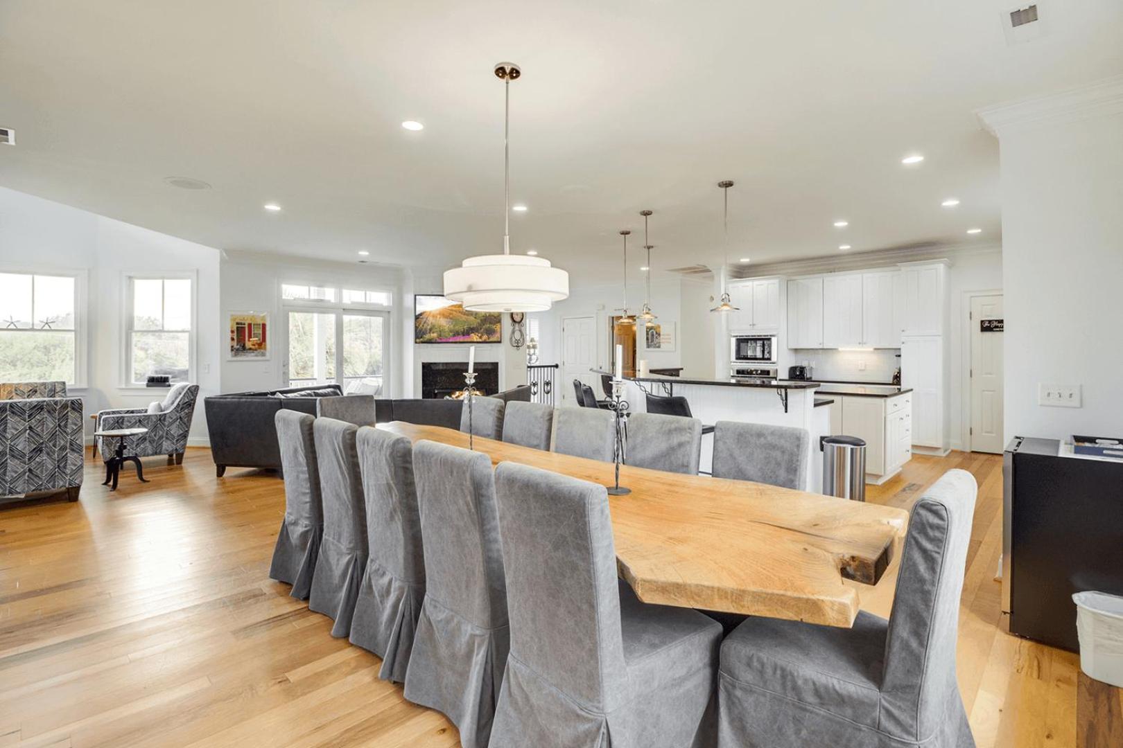 2701 Palm Boulevard by AvantStay Steps to the Beach Ping Pong Putting Green