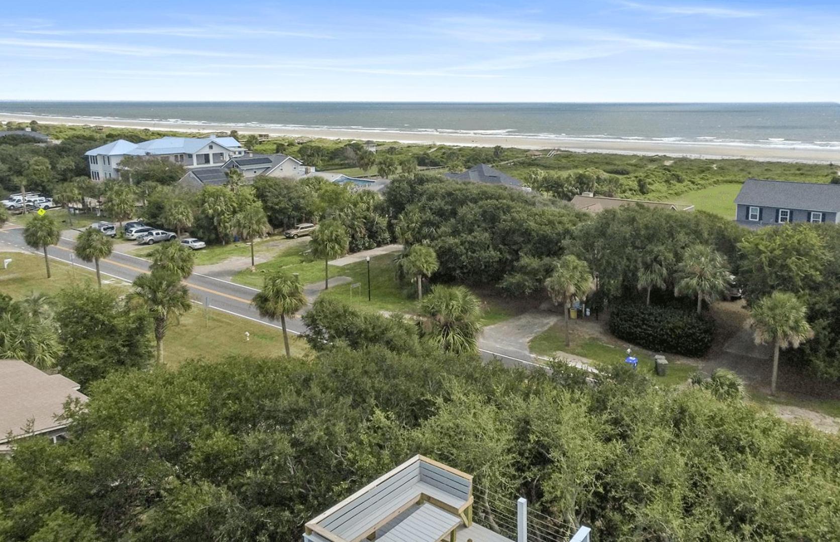 2701 Palm Boulevard by AvantStay Steps to the Beach Ping Pong Putting Green