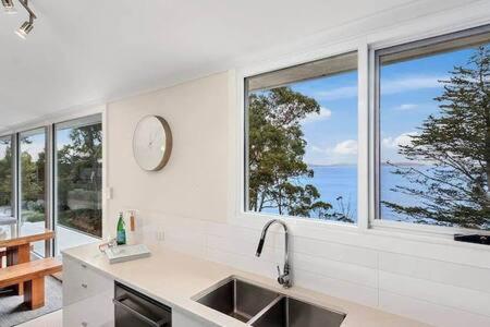Hidden Bay Retreat-5 Bed- 15min to Hobart