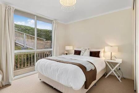 Hidden Bay Retreat-5 Bed- 15min to Hobart