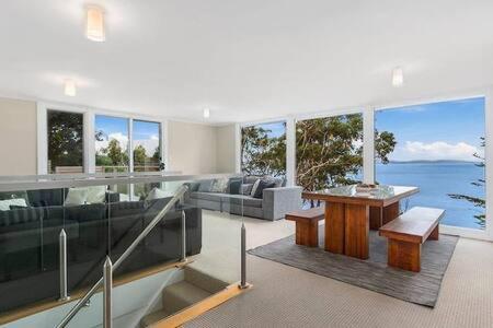 Hidden Bay Retreat-5 Bed- 15min to Hobart