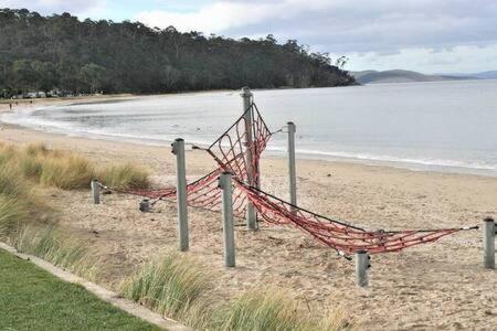 Hidden Bay Retreat-5 Bed- 15min to Hobart