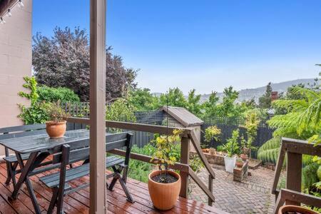 Historic Home close to CBD 3Brm with views