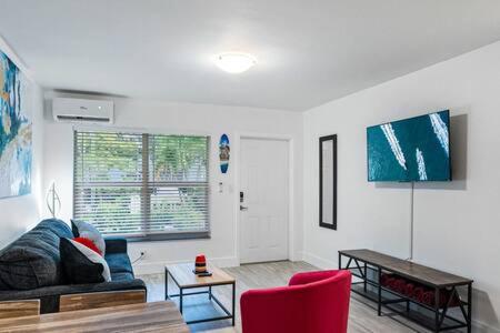 Huge 1 bed newly renovated free parking