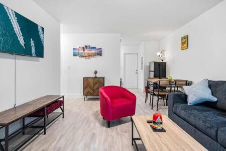 Huge 1 bed newly renovated free parking