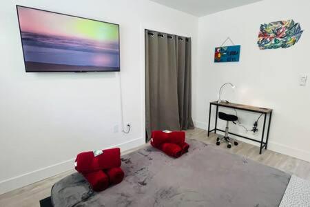 Huge 1 bed newly renovated free parking