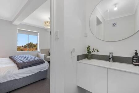 House on the Hill with a View-Sleeps 12