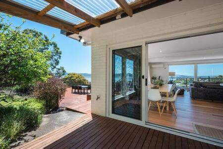 House on the Hill with a View-Sleeps 12
