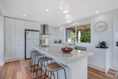 House on the Hill with a View-Sleeps 12