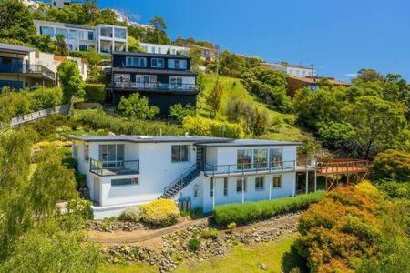 House on the Hill with a View-Sleeps 12