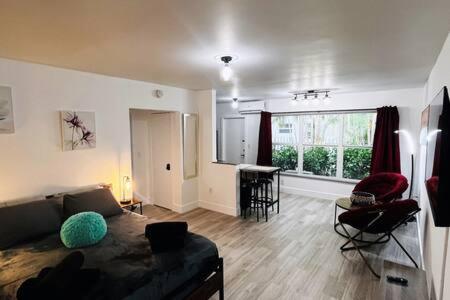 Cozy xxl studio FREE Parking