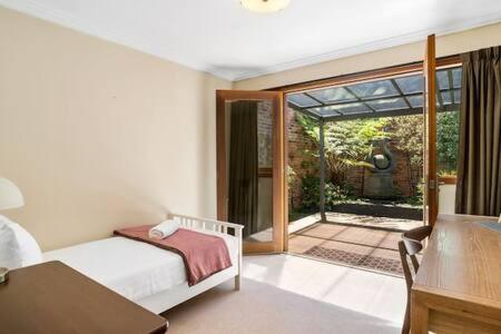 Charming inner city home excellent base in Hobart