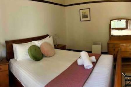 Charming inner city home excellent base in Hobart