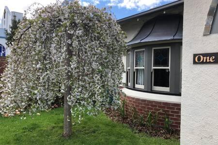Charming inner city home excellent base in Hobart