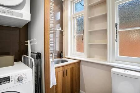 Charming inner city home excellent base in Hobart
