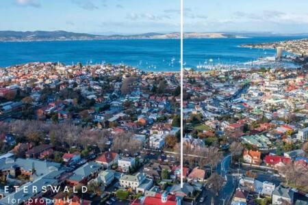 Charming inner city home excellent base in Hobart