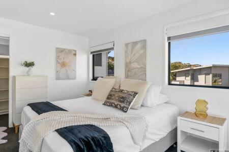 Mountain View Villa-close to shops-10min to CBD