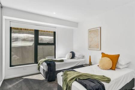 Mountain View Villa-close to shops-10min to CBD