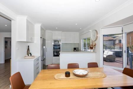River View Holiday House Sleeps 8 10min to CBD