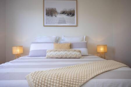 River View Holiday House Sleeps 8 10min to CBD