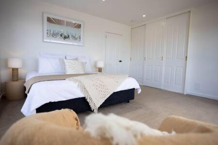 River View Holiday House Sleeps 8 10min to CBD