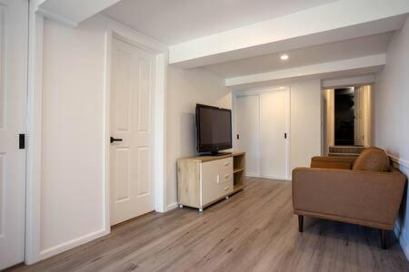 River View Holiday House Sleeps 8 10min to CBD