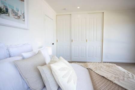 River View Holiday House Sleeps 8 10min to CBD