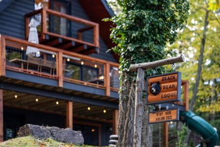 Luxe Lake View 4BR Cabin with Hot Tub Outdoor Fun view 4