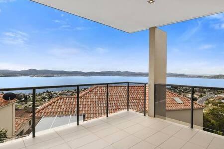 The View Sandy Bay 5 bedroom