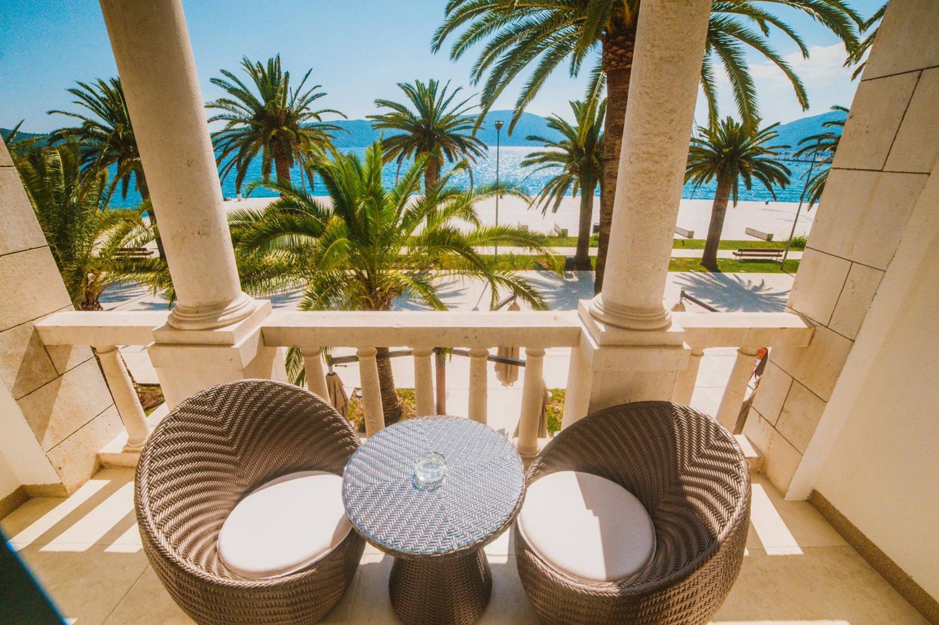 Hotel Astoria - Image 1