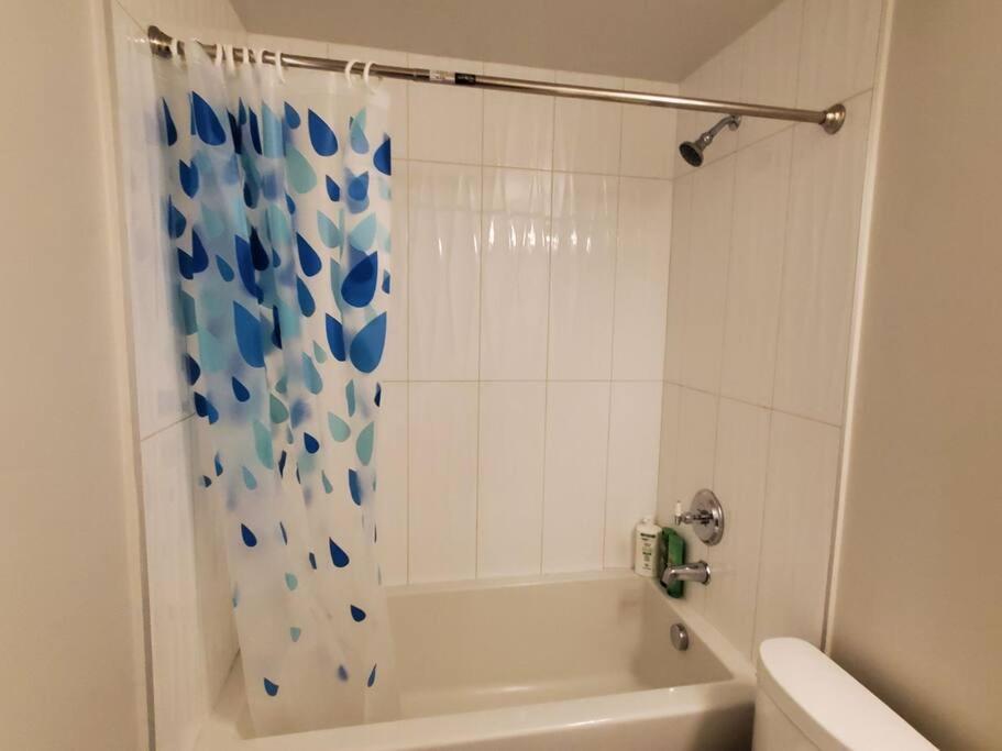 Stunning 1 bedroom condo in Calgary with riverview