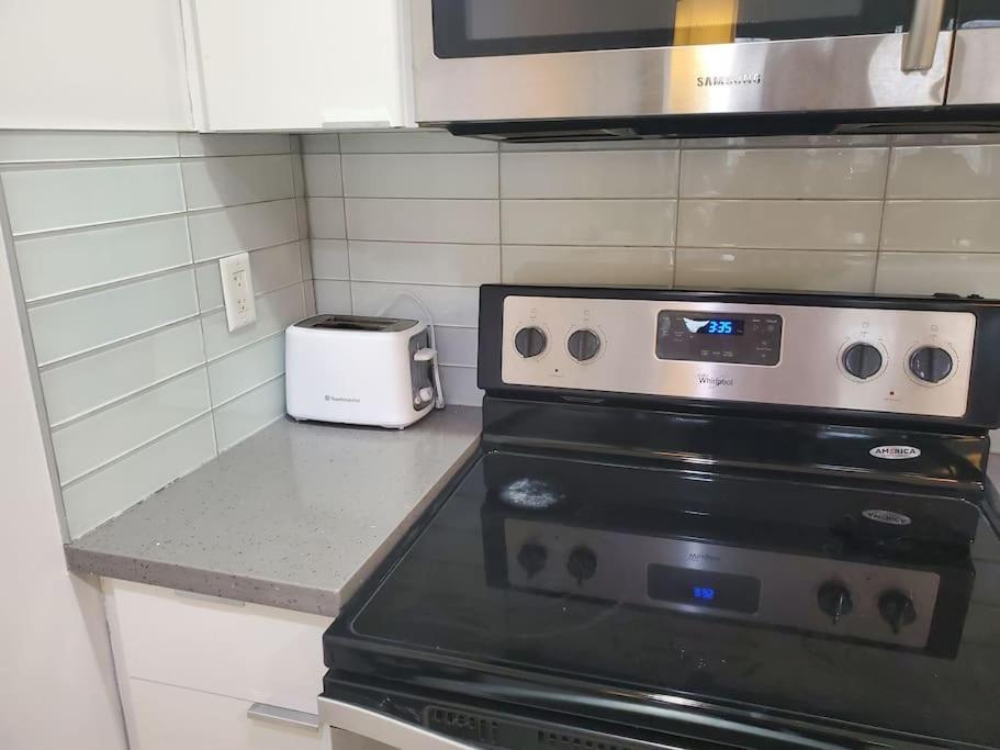 Stunning 1 bedroom condo in Calgary with riverview