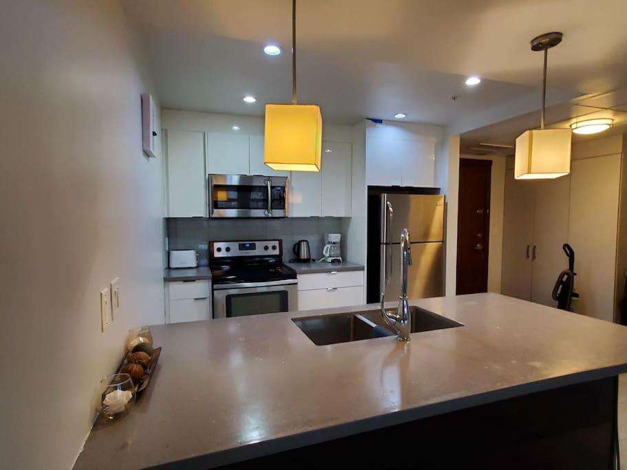 Stunning 1 bedroom condo in Calgary with riverview