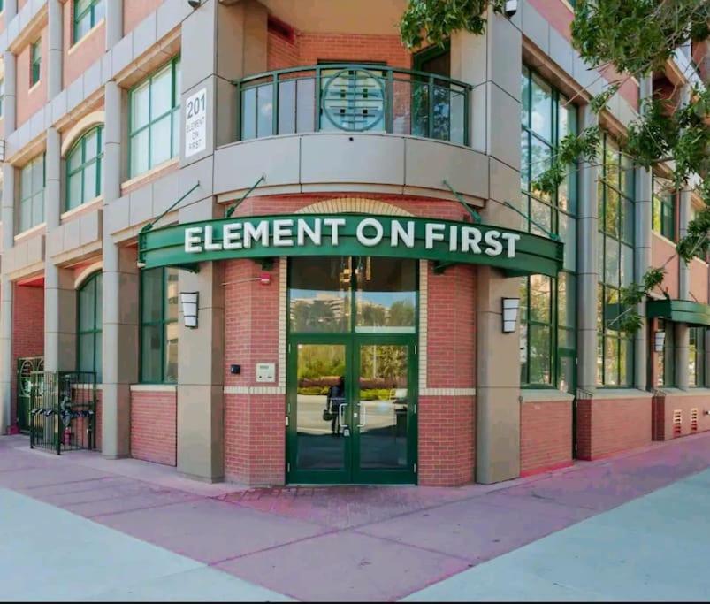 Stunning 1 bedroom condo in Calgary with riverview