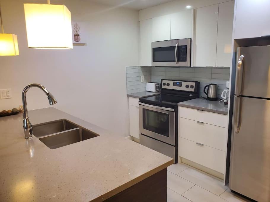 Stunning 1 bedroom condo in Calgary with riverview