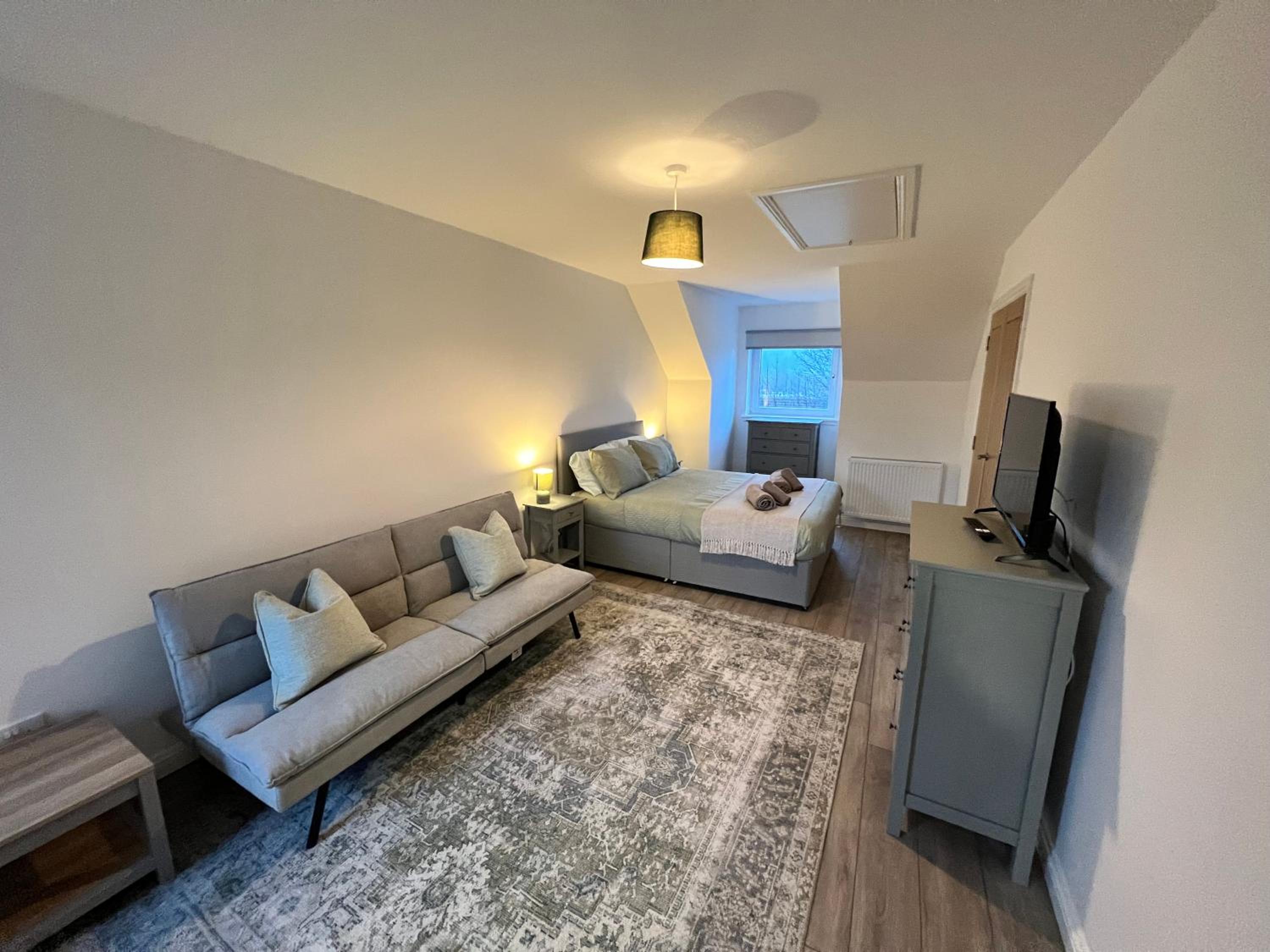 Inchcailloch Townhouse, Loch Lomond view 3