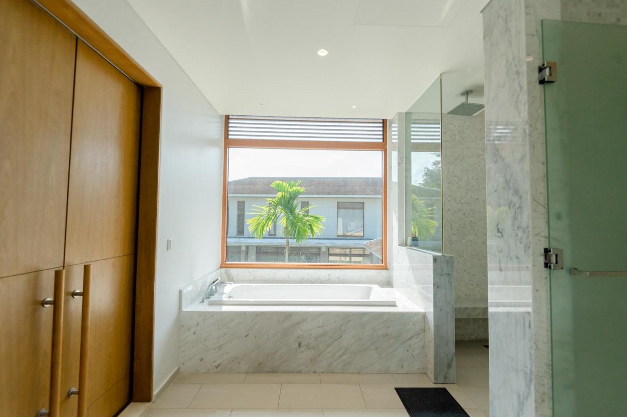 Tận hưởng Biệt thự 5 phòng ngủ với hồ bơi riêng biệt view 5