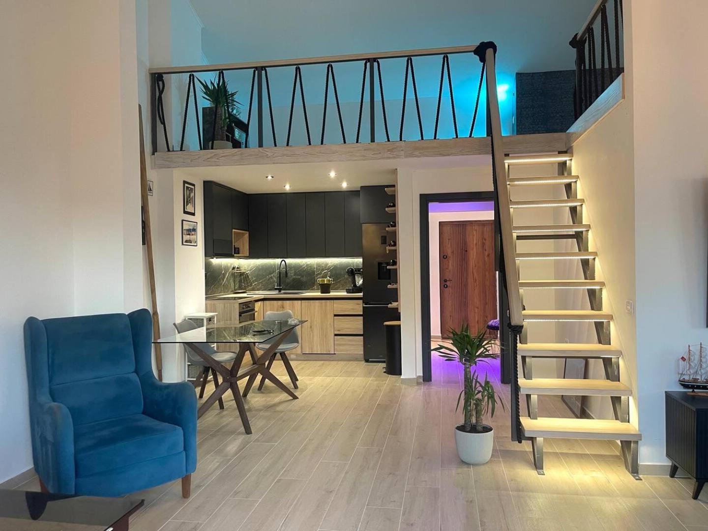 Perfect 2-bd apartment with terrace view 3