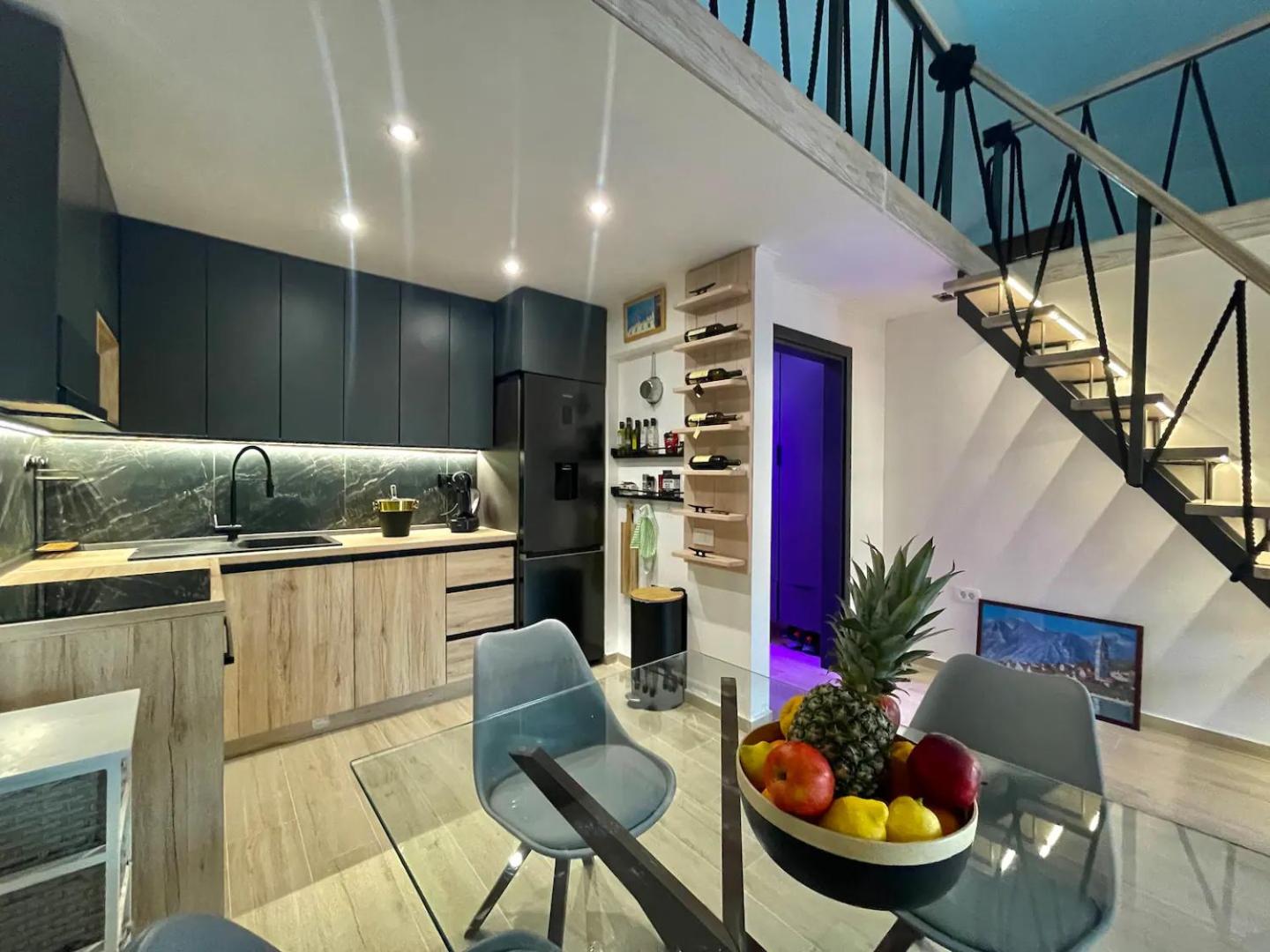 Perfect 2-bd apartment with terrace view 5