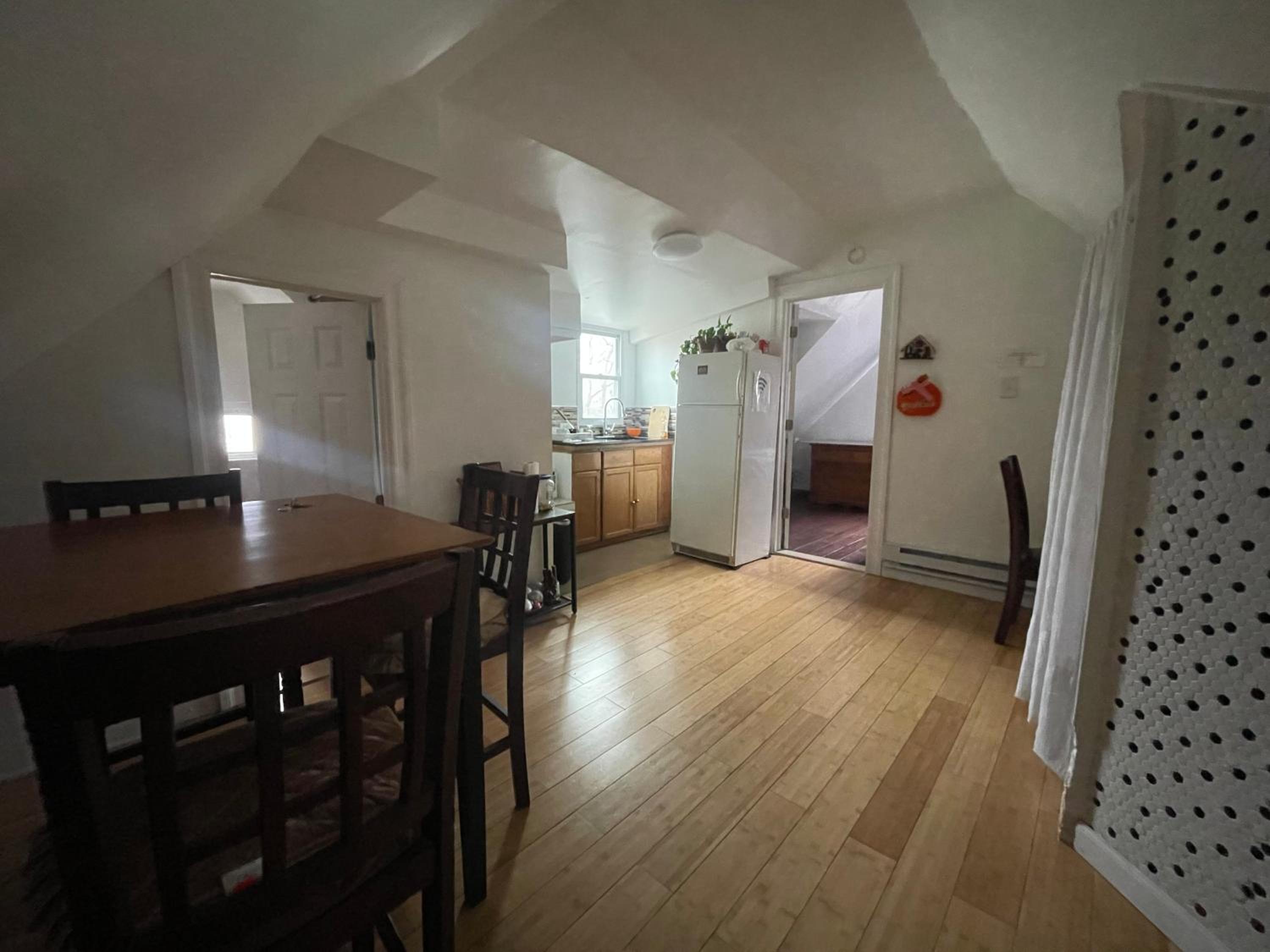 Private Loft 5 min away from LGA - Property Image 5