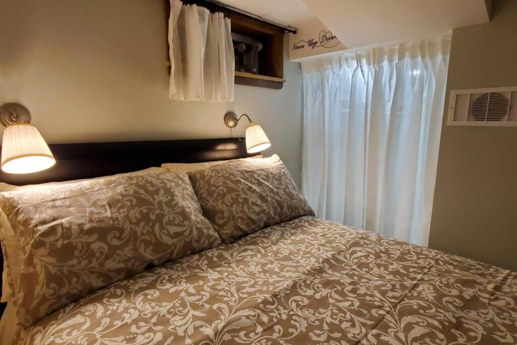 1 bedroom basement apartment with free parking