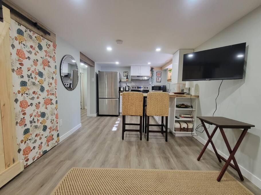 1 bedroom basement apartment with free parking