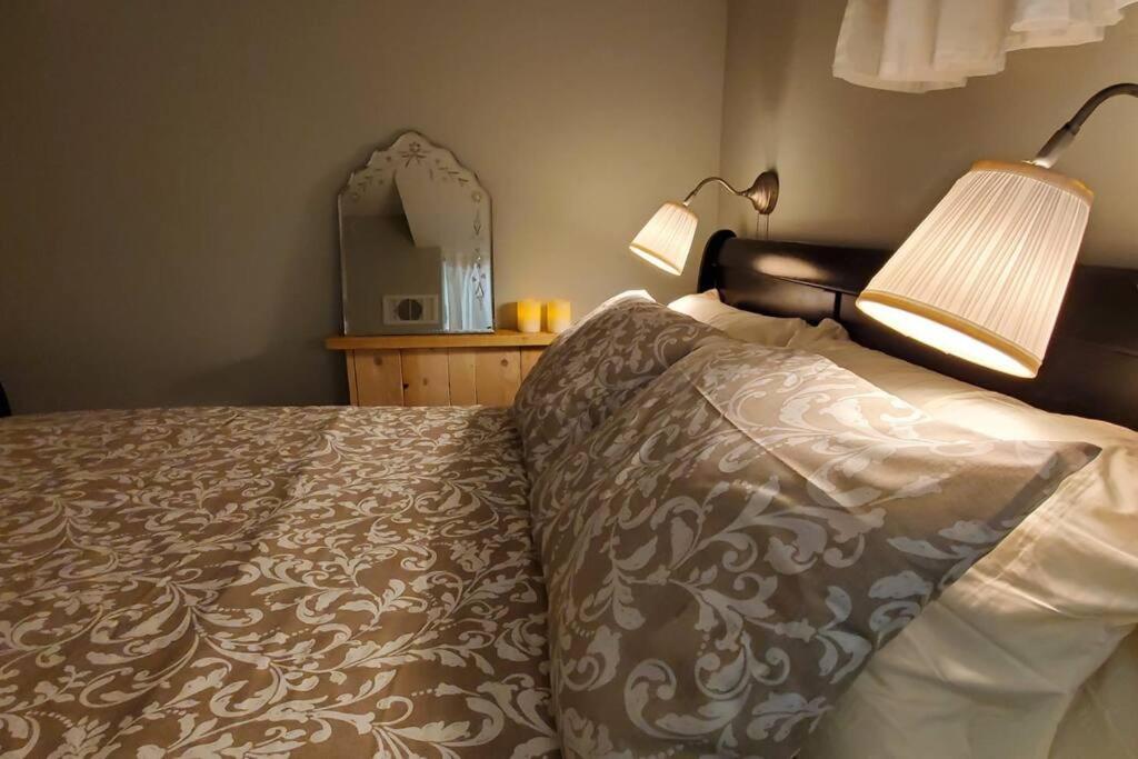 1 bedroom basement apartment with free parking