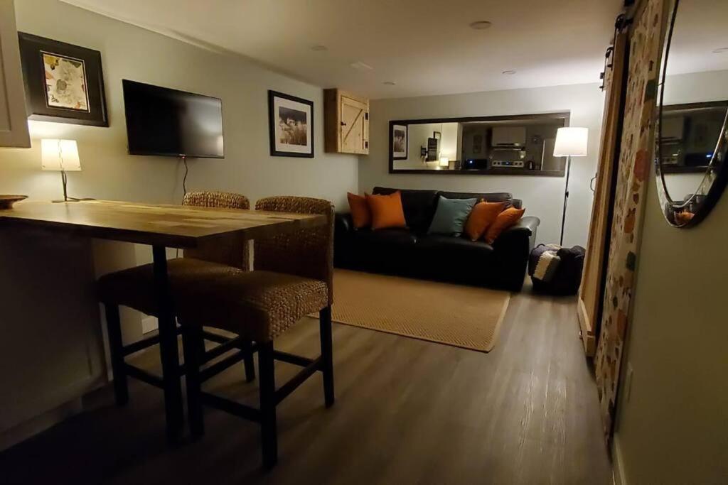 1 bedroom basement apartment with free parking