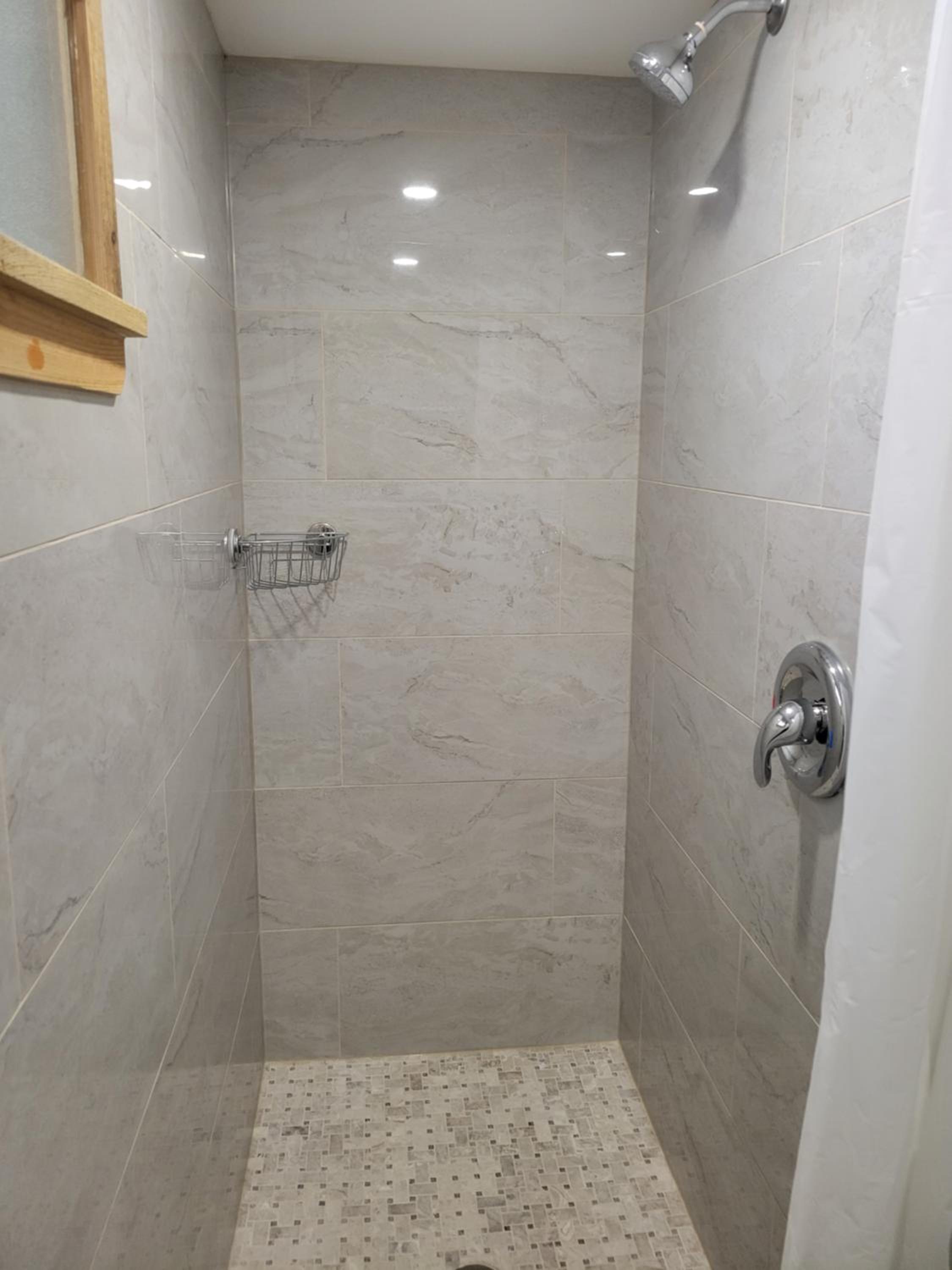 1 bedroom basement apartment with free parking
