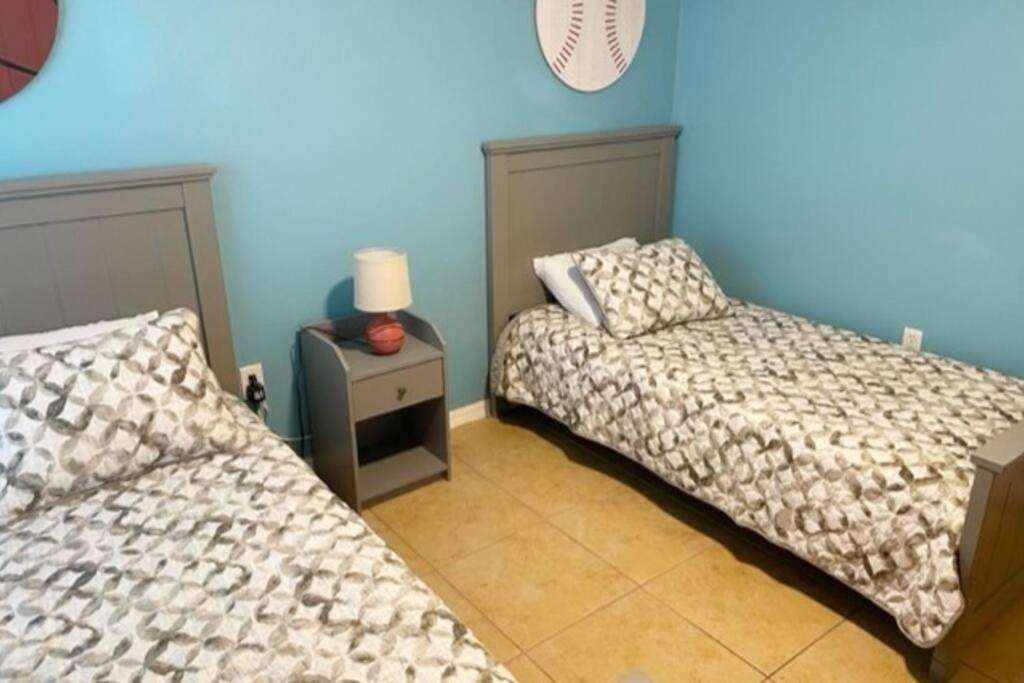 4br/3ba Disney Area Luxury Resort with pool/spa